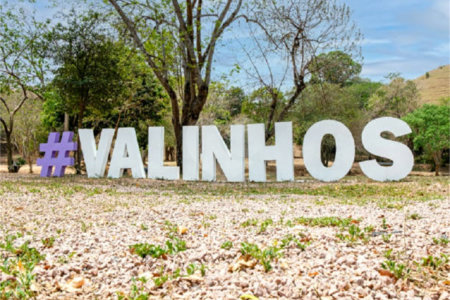 Casa à venda com 3 quartos, sendo 2 suítes,  no condomínio Terras do Oriente, Valinhos - SP