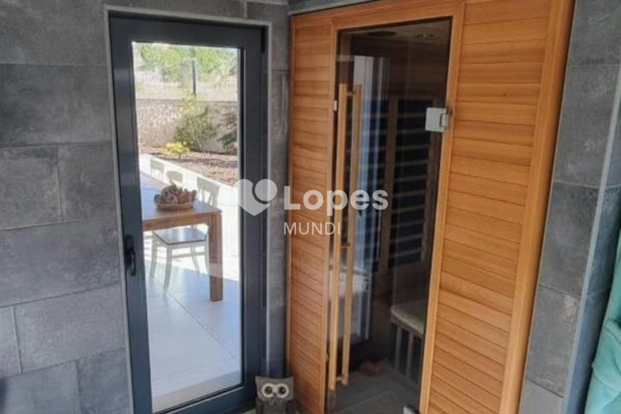 Casa com 3 quartos à venda em Mexilhoeira Grande, Portimão, Portugal – Piscina