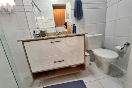 Casa à venda com 3 quartos, sendo 1 suíte, no condomínio Villaggio Tronchim, São Paulo - SP