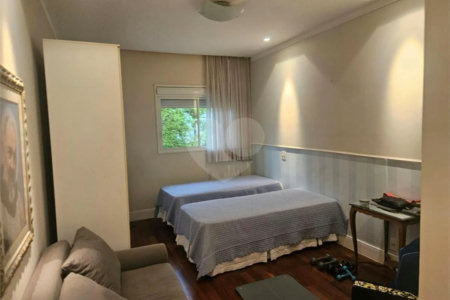 Sobrado à venda com 4 quartos, sendo 2 suítes, em Brooklin Paulista, São Paulo, SP