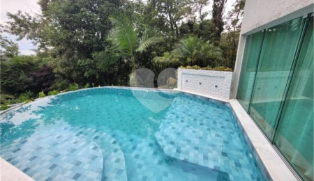 Casa à venda ou para alugar com 3 suítes no condomínio Parque Petrópolis 4 Secção, Mairiporã - SP