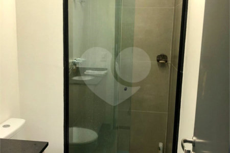 Vendo apartamento todo reformado em prédio novo por arquiteta internacional, porteira fechada e rend