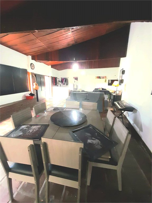 Casa à venda com 2 suítes no condomínio Pila, São Paulo - SP