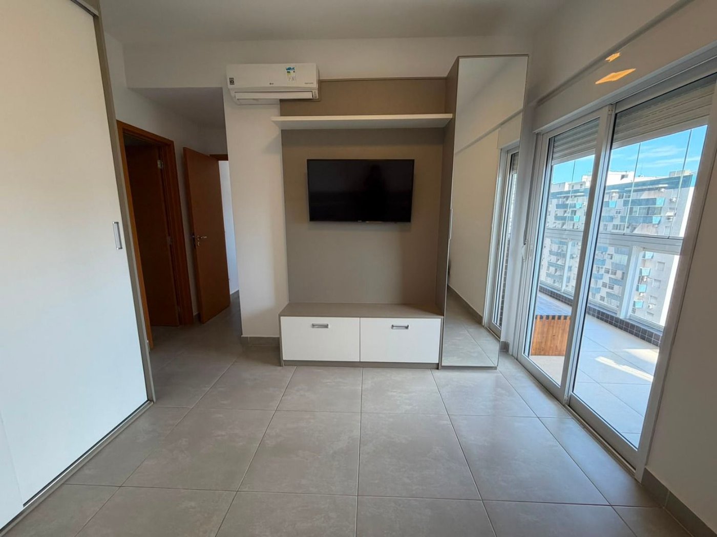 Apartamento com 2 dormitórios à venda, 72 m² por R$ 1.350.000,00 - Gonzaga - Santos/SP