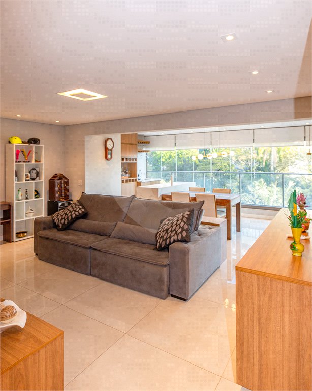 Apartamento à venda com 3 quartos, sendo 1 suíte, em Chácara Santo Antônio (zona Sul), São Paulo, SP