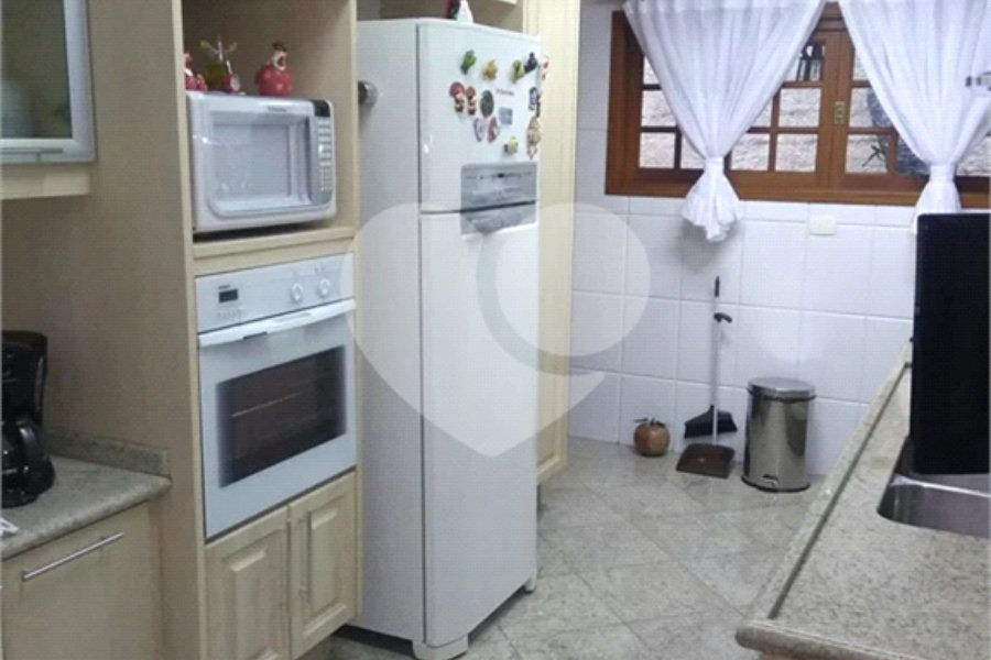 Casa à venda com 3 quartos, sendo 1 suíte, em Roseira, Mairiporã, SP