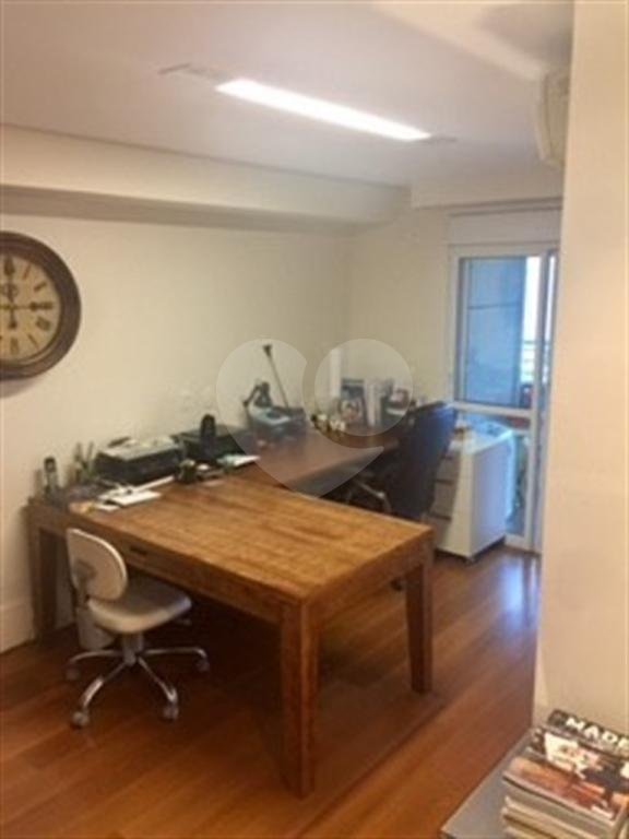 Apartamento à venda com 3 suítes em Campo Belo, São Paulo, SP
