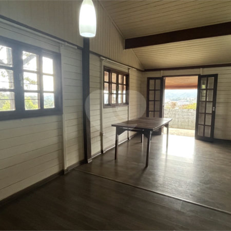 Casa Térrea para alugar com 3 quartos, sendo 1 suíte, em Jardim Estância Brasil, Atibaia, SP