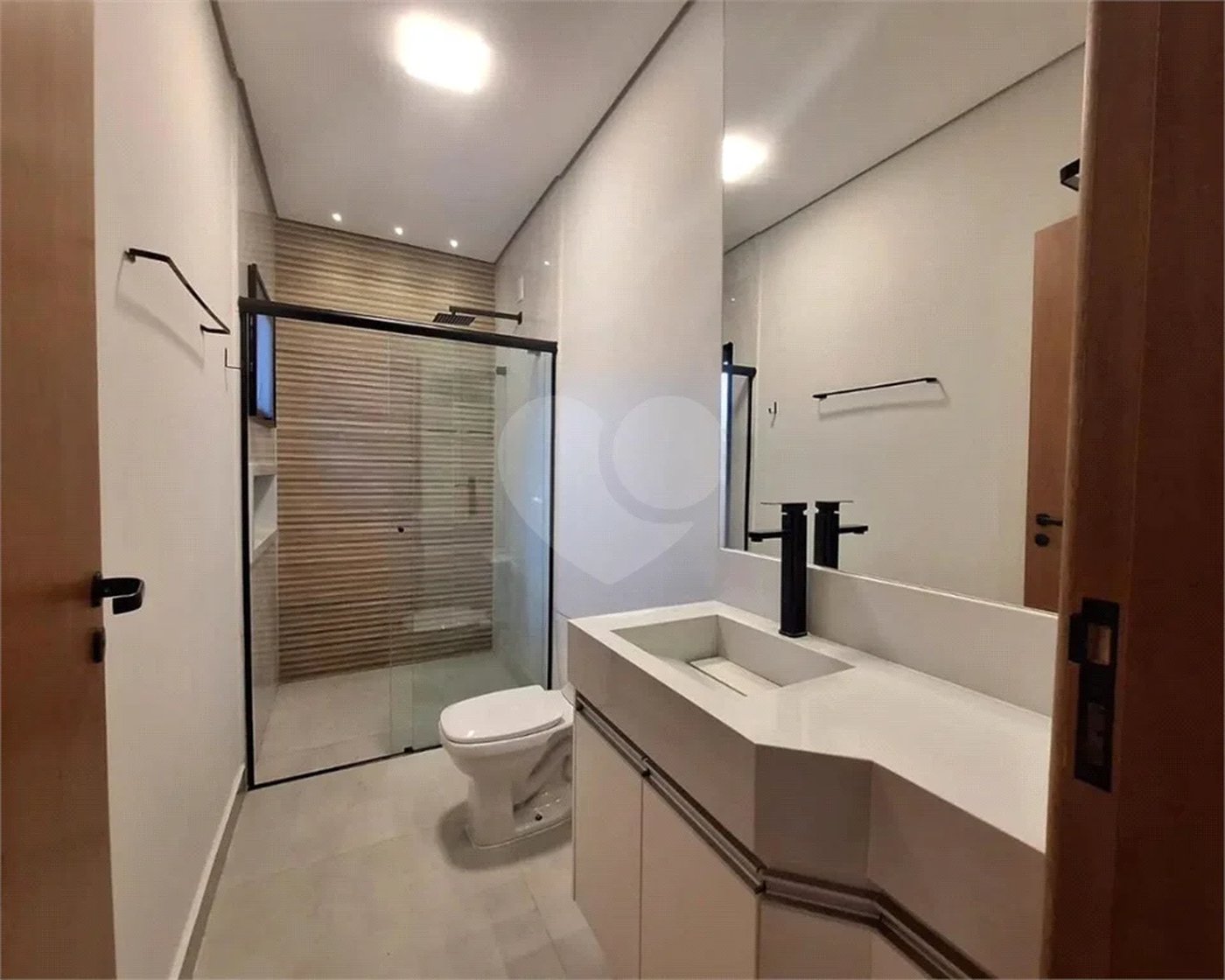 Sobrado à venda com 3 suítes em Condomínio Residencial Terras do Caribe, Valinhos, SP