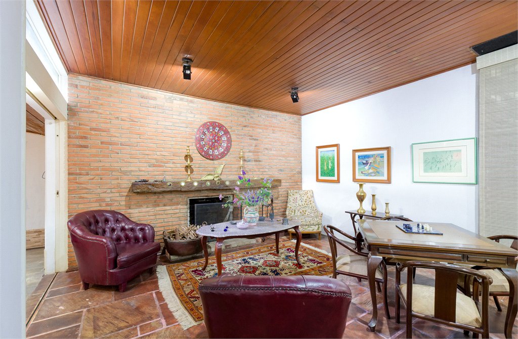 Casa Térrea à venda com 5 quartos, sendo 2 suítes, em Alto da Boa Vista, São Paulo, SP