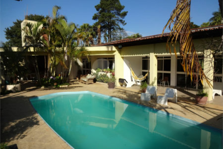 Casa à venda com 5 quartos, sendo 2 suítes,  em Vila Oliveira, Mogi das Cruzes, SP