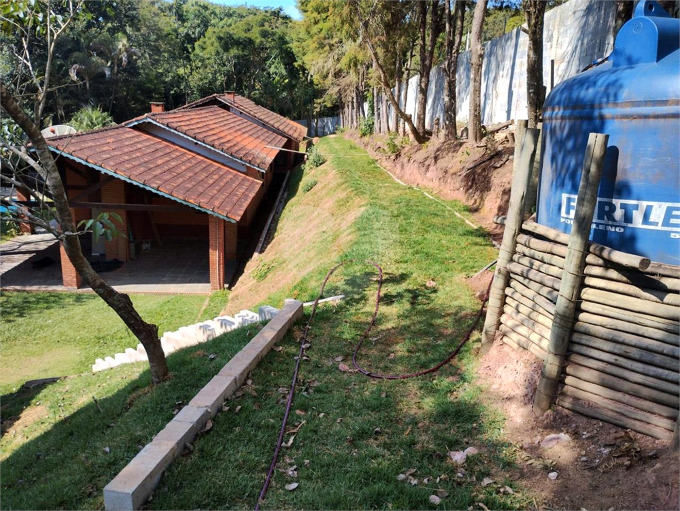 Chácara à venda com 5 quartos, sendo 4 suítes, em Week-end, Jarinu, SP