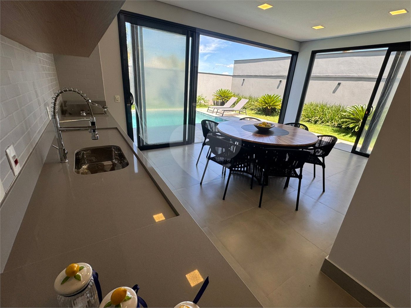 Casa à venda com 4 suítes no condomínio Villas do Golf, Itu - SP