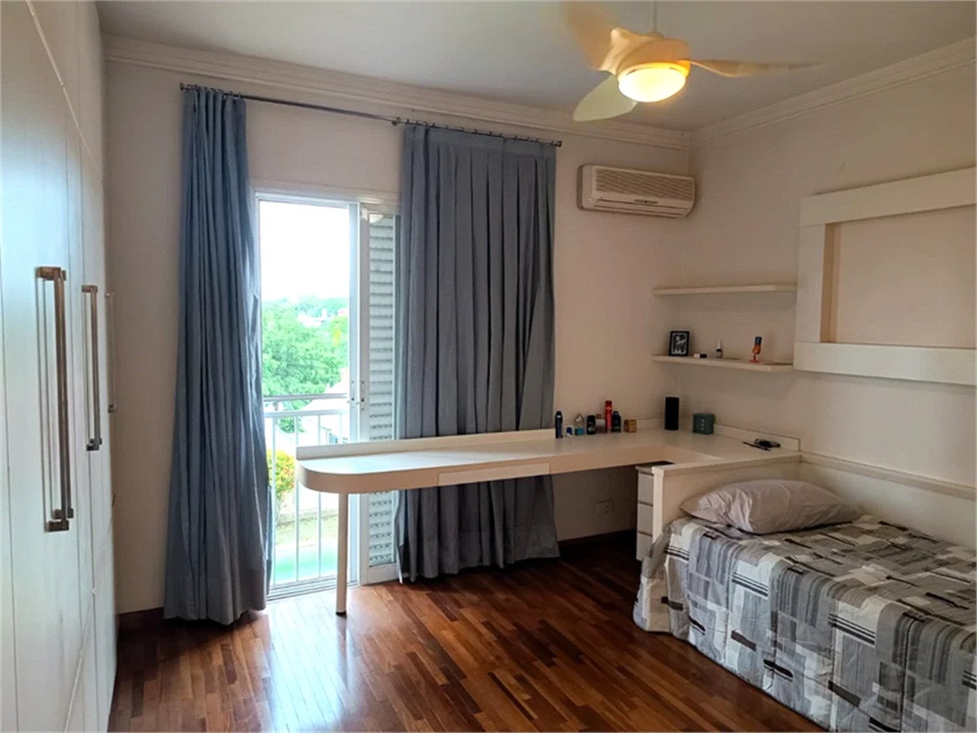 Casa Térrea à venda com 4 quartos, sendo 3 suítes, em Jardim Morumbi, São Paulo, SP