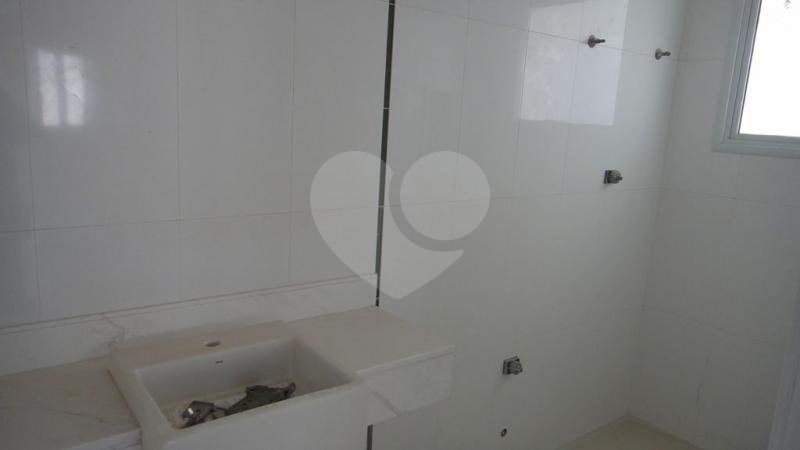Casa à venda com 3 suítes no condomínio Villa Castanheira, São Paulo - SP