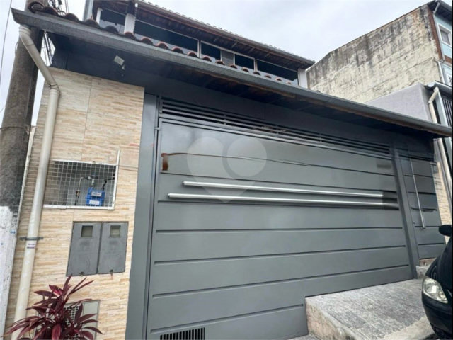 Sobrado à venda com 4 quartos, sendo 1 suíte,  em Vila Gustavo, São Paulo, SP