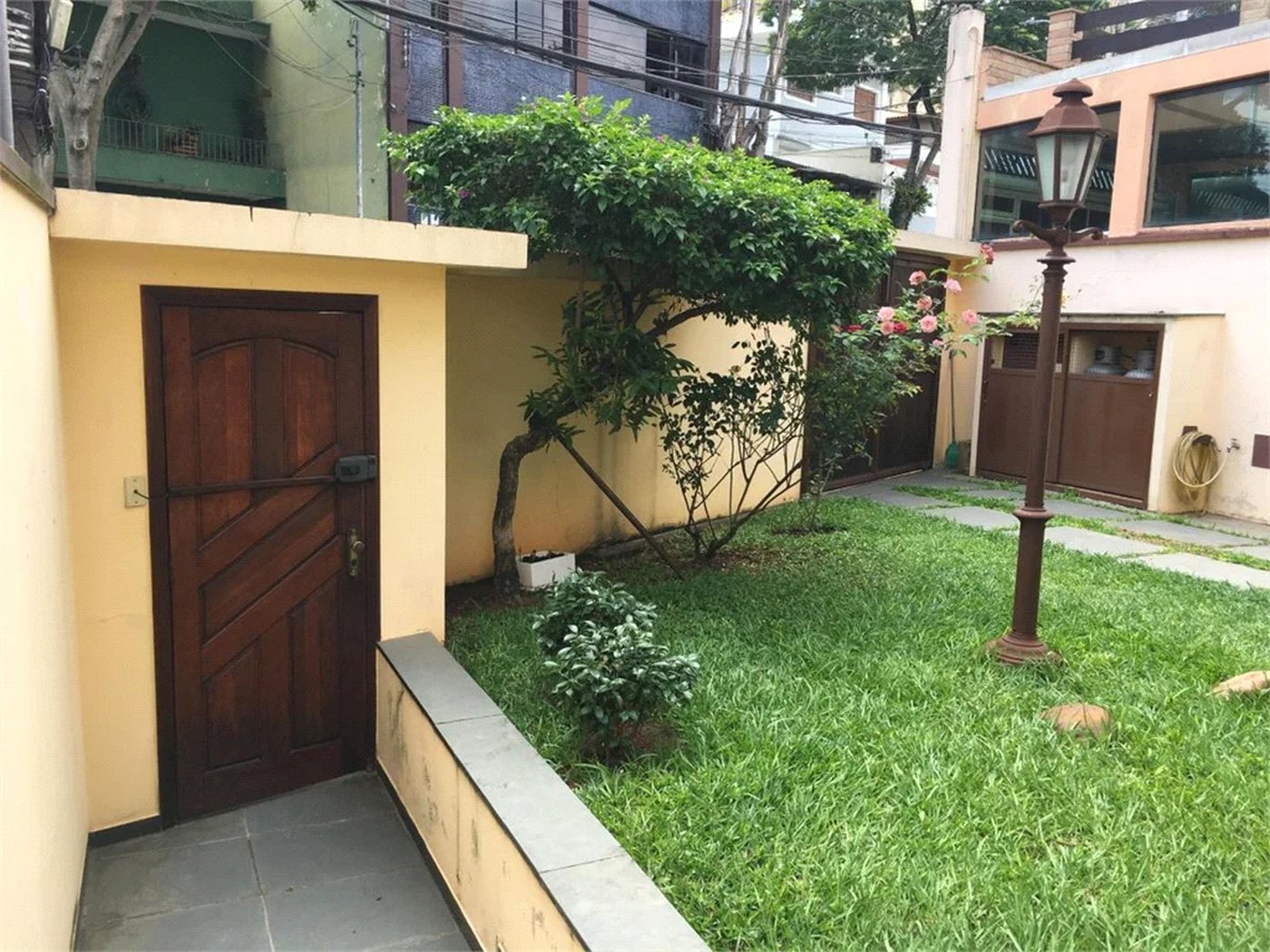 Casa à venda com 4 quartos, sendo 2 suítes, em Vila Suzana, São Paulo, SP