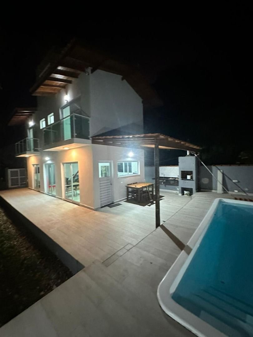 Sobrado com 3 dormitórios à venda, 269 m² por R$ 1.280.000,00 - Sertão do Camburi - São Sebastião/SP