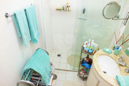 Apartamento à venda com 3 suítes em Real Parque, São Paulo, SP
