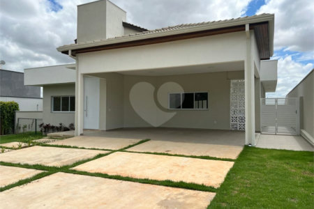Casa à venda com 3 suítes no condomínio Palmeiras Imperiais, Salto - SP