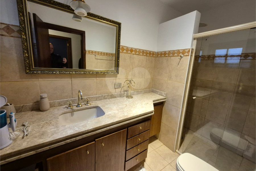 Casa à venda com 3 quartos, sendo 1 suíte, no condomínio Parque Petrópolis 4 Secção, Mairiporã - SP
