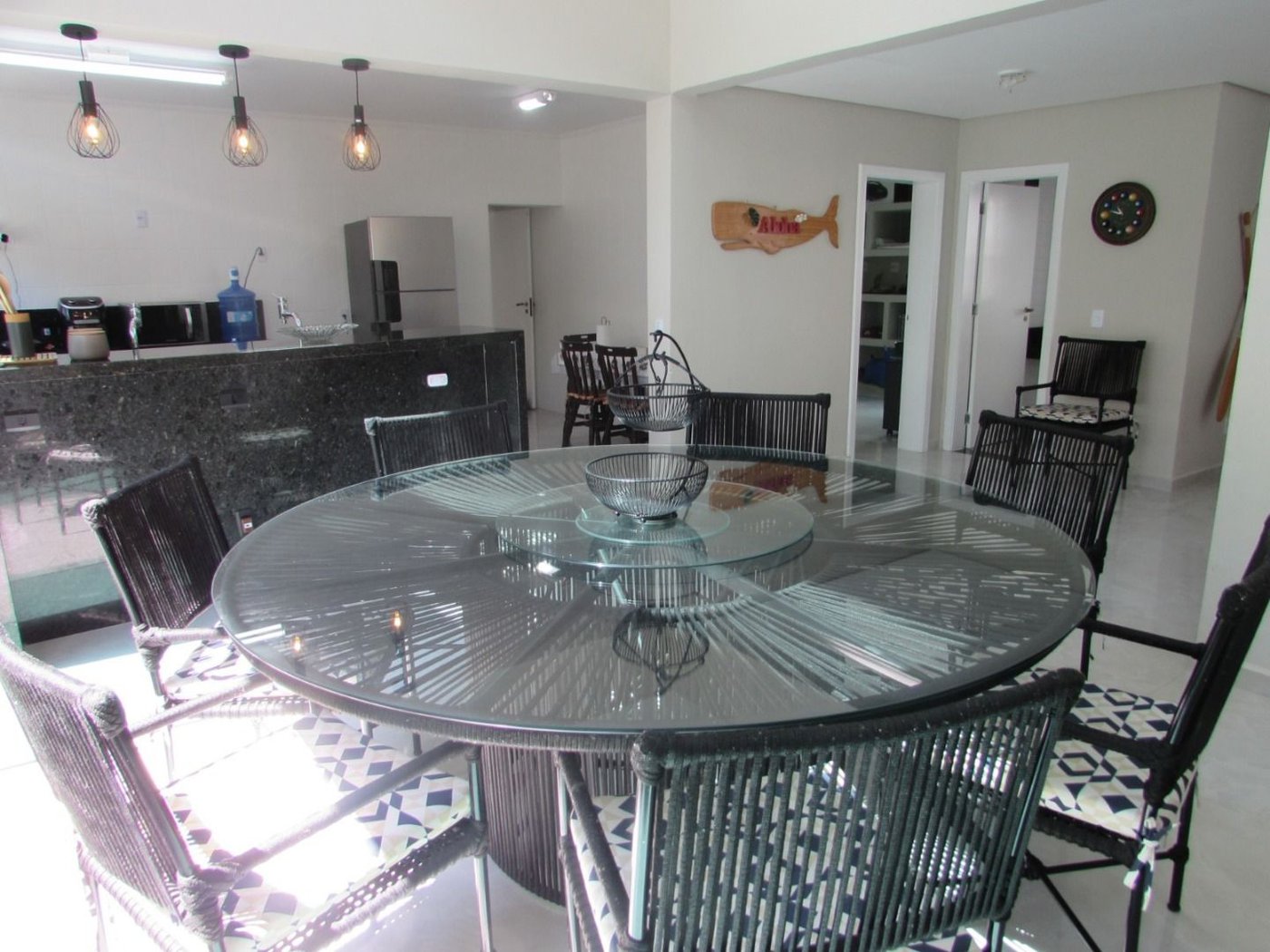 Casa de Alto Padrão com 5 Suítes e Lazer Completo– Guarujá
