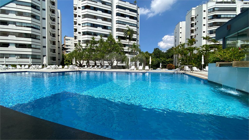 Apartamento para alugar com 3 suítes em Chácara Santo Antônio, São Paulo, SP