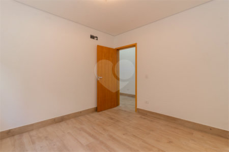 Casa à venda com 4 quartos, sendo 1 suíte, em Jardim Guedala, São Paulo, SP