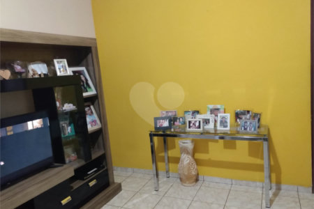 Casa à venda com 3 quartos, sendo 1 suíte,  em Vila Oliveira, Itapetininga, SP