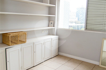Apartamento à venda ou para alugar com 3 quartos, sendo 1 suíte, em Cerqueira César, São Paulo, SP