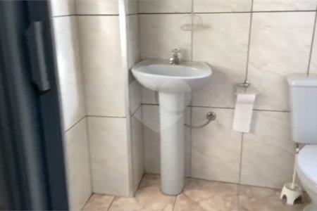 Casa à venda com 3 quartos, sendo 1 suíte,  no Centro, Salto, SP