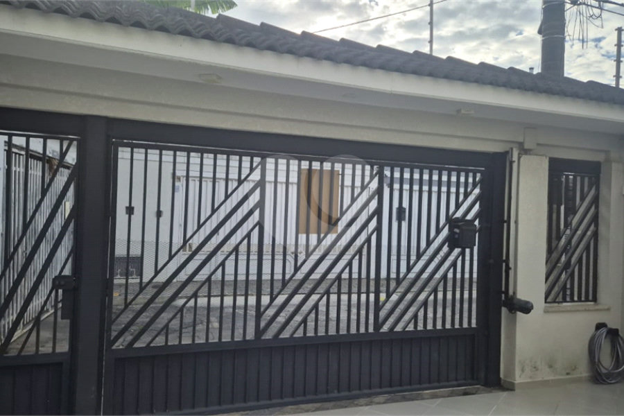 Sobrado à venda com 3 quartos, sendo 1 suíte, em Tremembé, São Paulo, SP