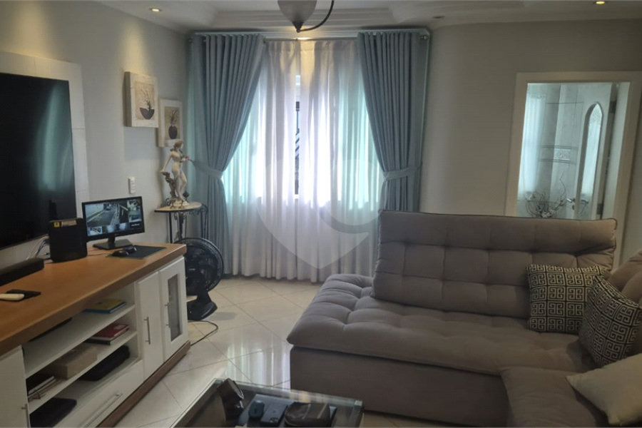 Sobrado à venda com 3 quartos, sendo 1 suíte, em Tremembé, São Paulo, SP