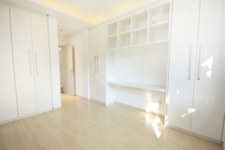 Casa à venda com 4 suítes no condomínio Vila Alba, São Paulo - SP