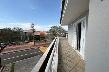 Casa à venda com 5 quartos, sendo 3 suítes, no condomínio Granja Olga III, Sorocaba - SP