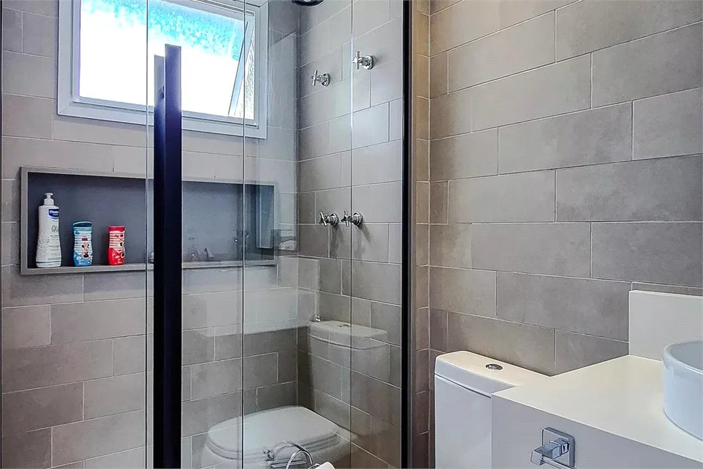 Apartamento à venda com 4 quartos, sendo 3 suítes,  em Vila Romana, São Paulo, SP