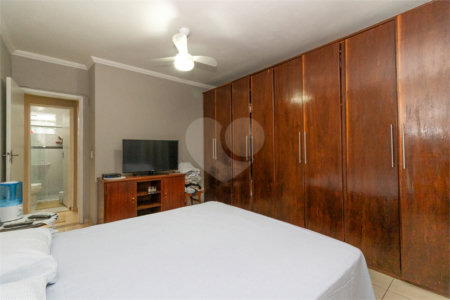 Casa à venda com 3 quartos, sendo 1 suíte, em Chora Menino, São Paulo, SP