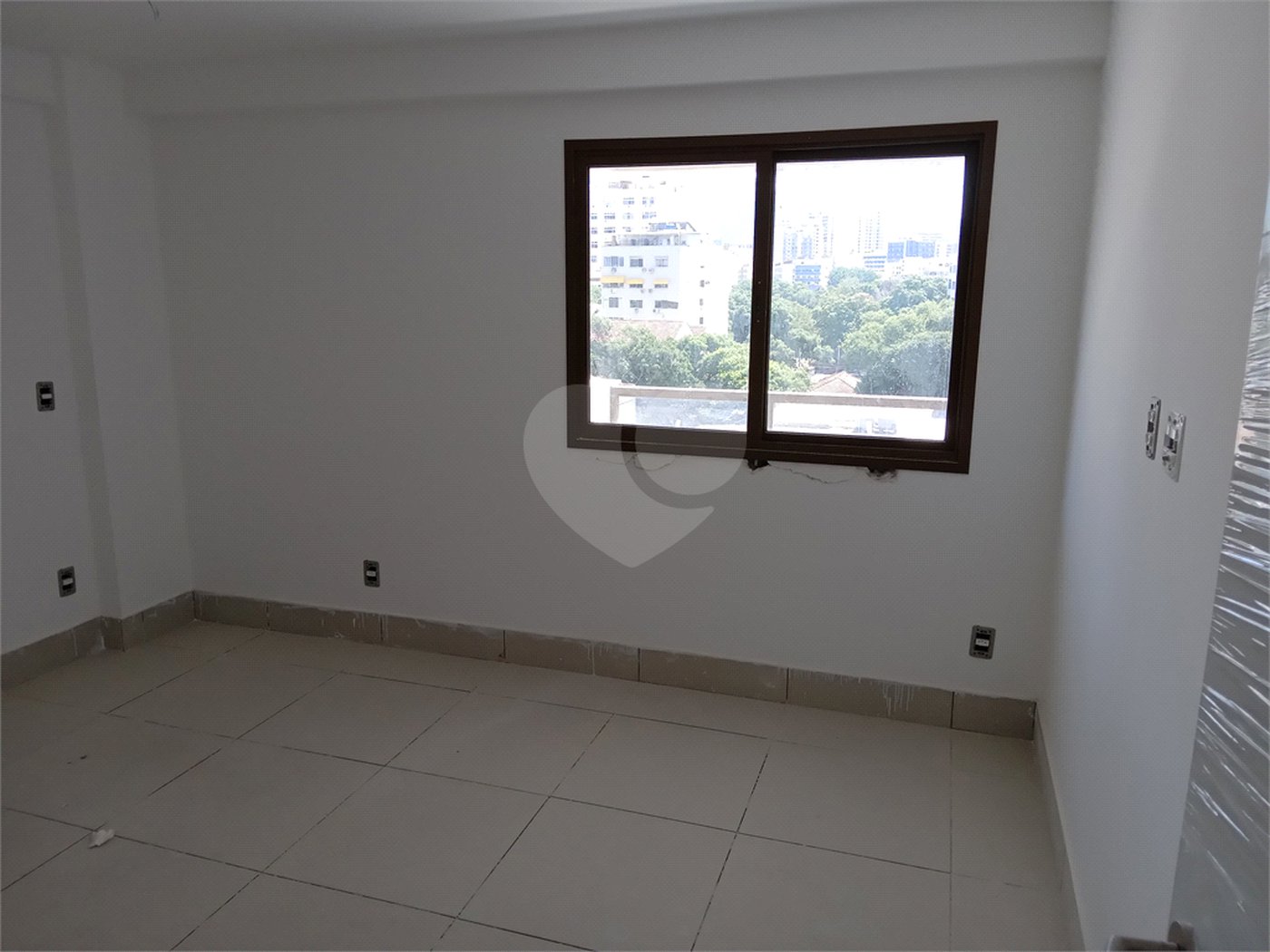 Apartamento à venda com 2 quartos, sendo 1 suíte,  em Tijuca, Rio de Janeiro, RJ