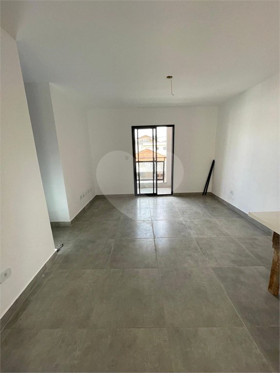 Casa à venda com 3 quartos, sendo 1 suíte, no condomínio Residencial Calegari, São Paulo - SP