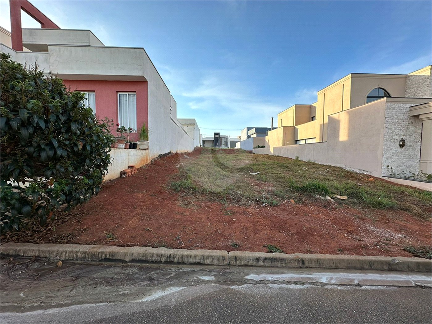 Casa à venda no condomínio Golden Ville, Itapetininga - SP
