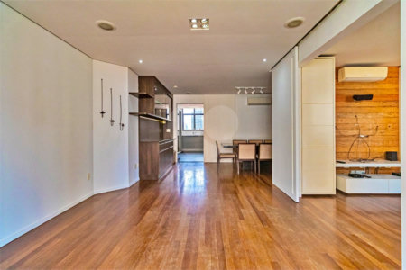 Apartamento à venda com 3 quartos, sendo 1 suíte, em Vila Olímpia, São Paulo, SP