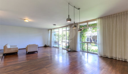 Casa Térrea à venda com 4 quartos, sendo 1 suíte,  em Brooklin, São Paulo, SP