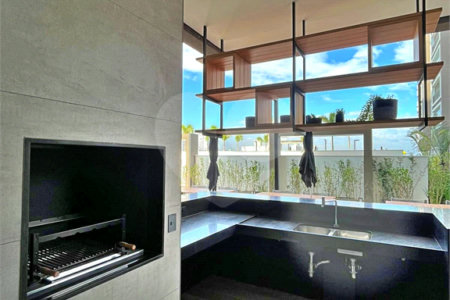 Apartamento à venda com 3 quartos, sendo 1 suíte,  em Jardim Caravelas, São Paulo, SP