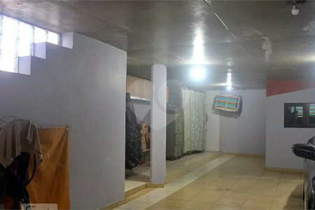 Casa com 250m² , 3 quartos, sendo 1 suíte , 3 vagas , à venda no Jd. Ana Maria - Santo André