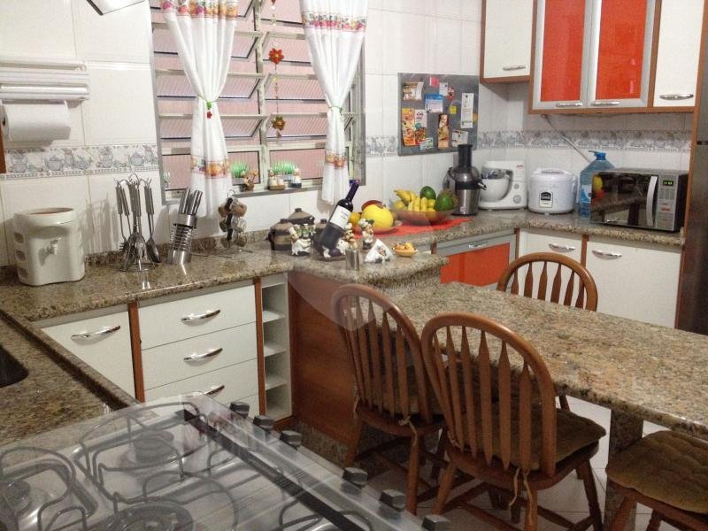 Sobrado à venda com 3 quartos, sendo 1 suíte, em Vila Nova Cachoeirinha, São Paulo, SP