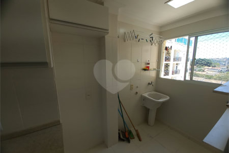 Apartamento à venda com 3 quartos, sendo 1 suíte, em Vila Helena, Atibaia, SP