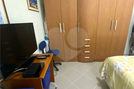 Casa Térrea à venda com 4 quartos, sendo 1 suíte,  em Vila Oliveira, Mogi das Cruzes, SP