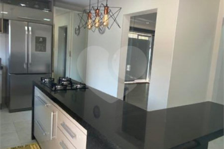 Casa à venda com 3 suítes no condomínio Campos do Conde I, Paulínia - SP