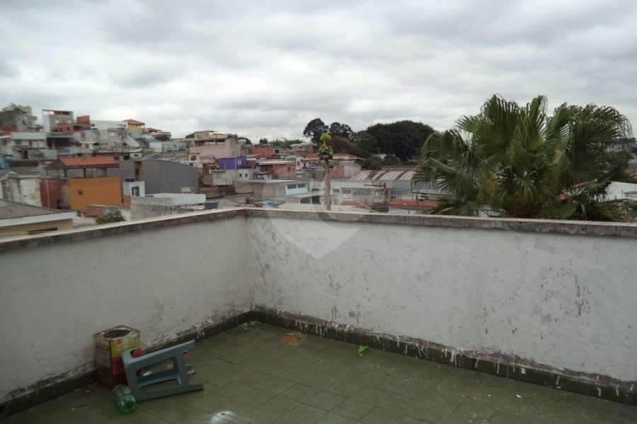 Casa Térrea à venda com 3 suítes em Parque Peruche, São Paulo, SP