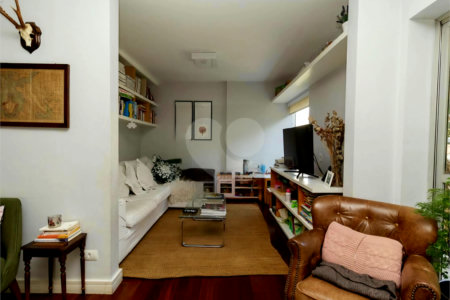 Apartamento à venda com 3 quartos, sendo 2 suítes,  em Pinheiros, São Paulo, SP